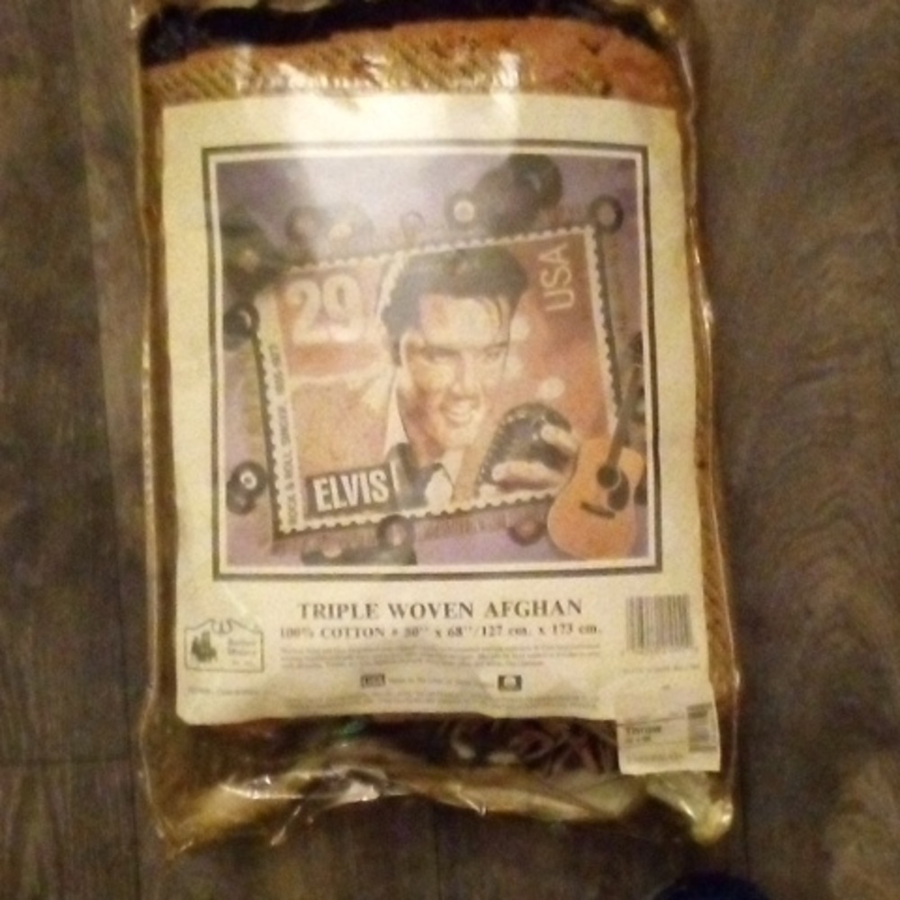 Elvis Presley afghan pattern based on stamp of Elvis published in 1992 by USPS - Picture 2 of 4